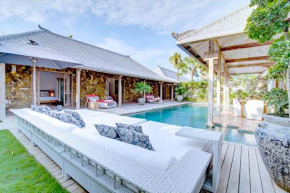 A Comfortable and Modern 4 Bedrooms at the Heart of Seminyak 45 discount !